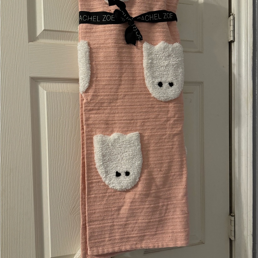 NEW Rachael Zoe Halloween Ghost Knit Decorative Throw Blanket 50x60” light pink